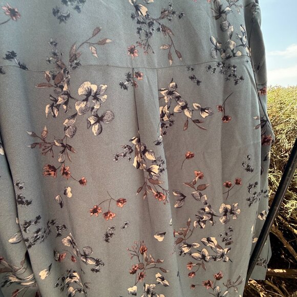 NWT Hilary Radley Women's Long Sleeve Floral Sage Blouse Size L $45 - Picture 14 of 15
